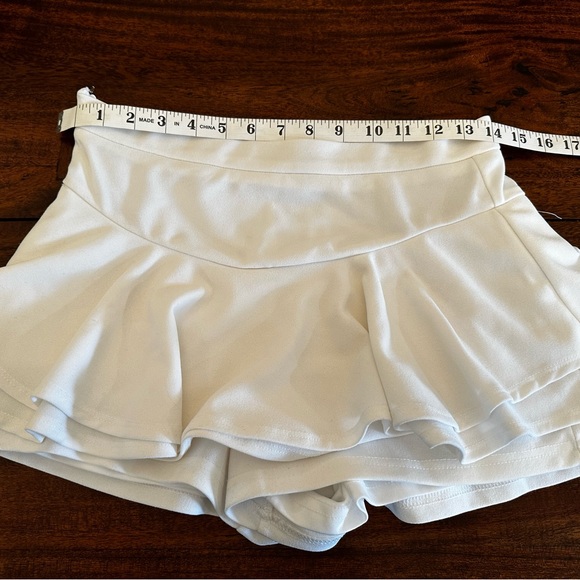 Shrub Mod White Ruffle Skork - Picture 4 of 6